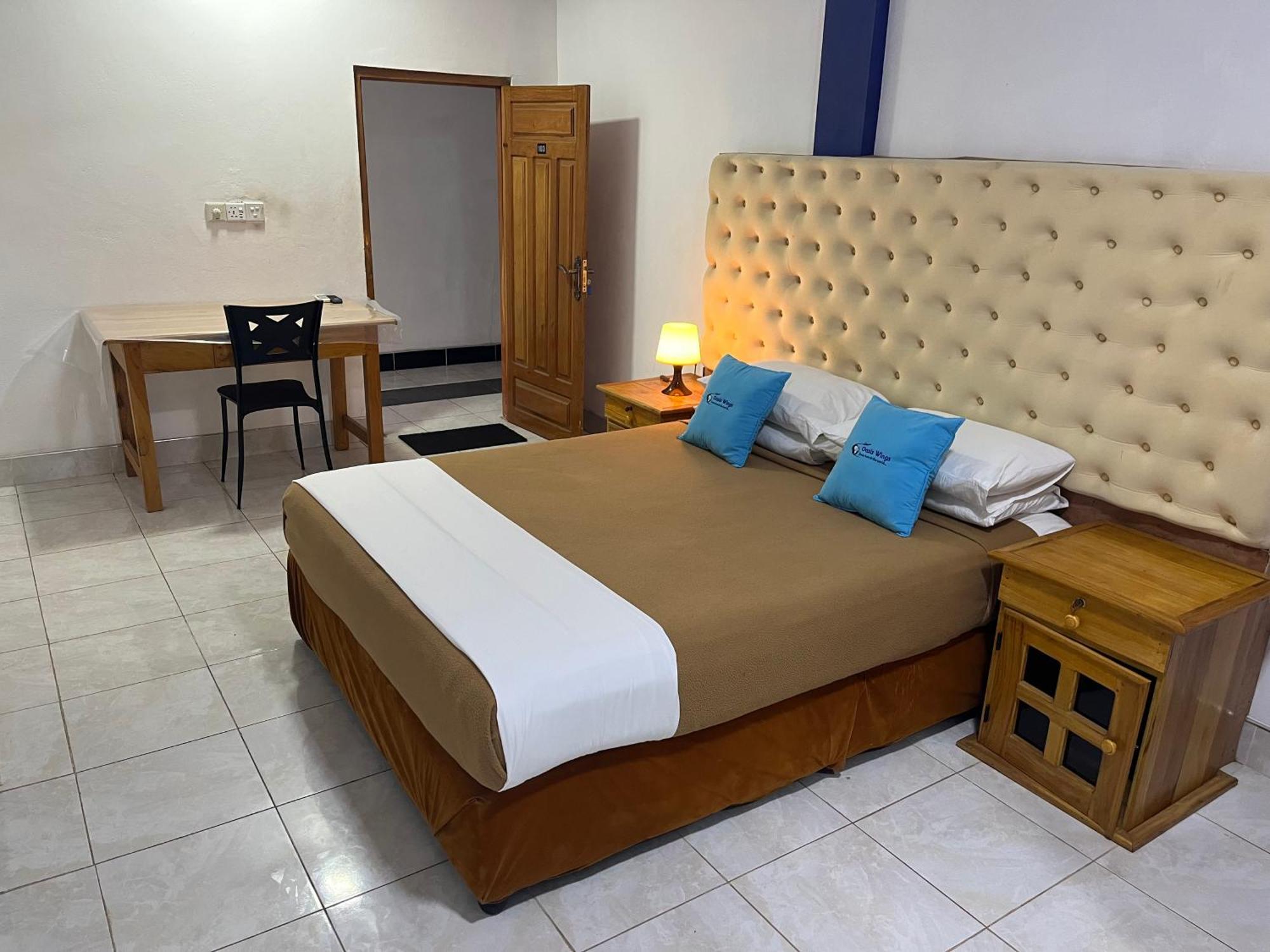 Oasis Wings Hotel Mannar Buitenkant foto