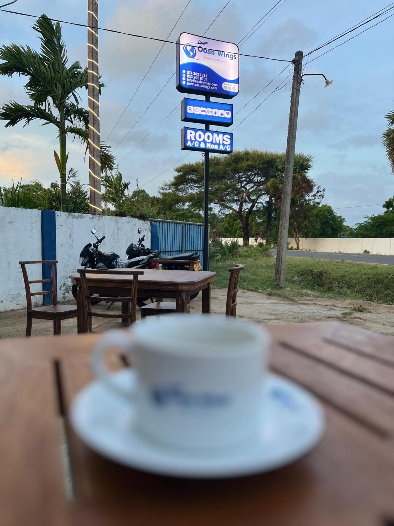 Oasis Wings Hotel Mannar Buitenkant foto
