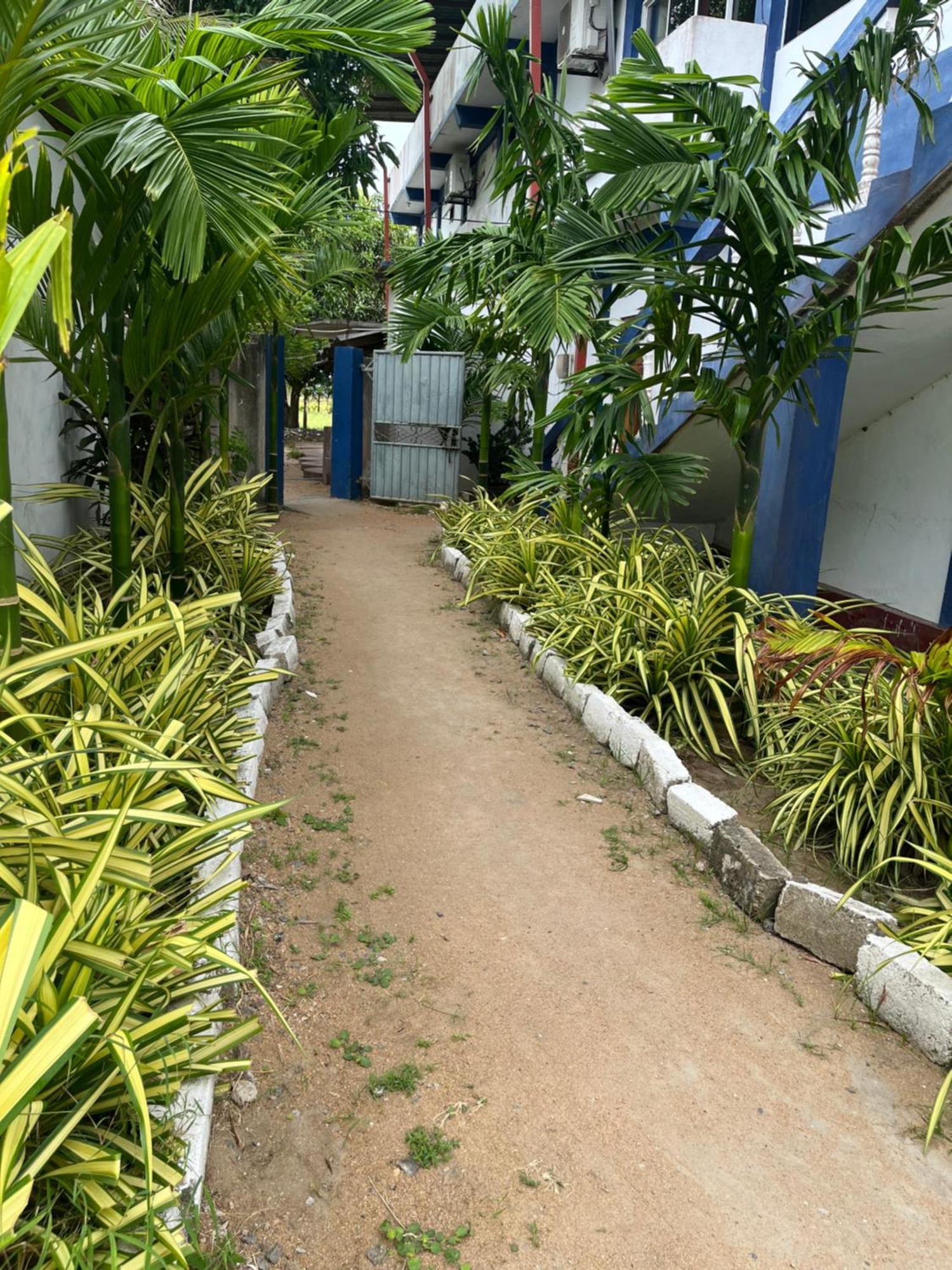 Oasis Wings Hotel Mannar Buitenkant foto