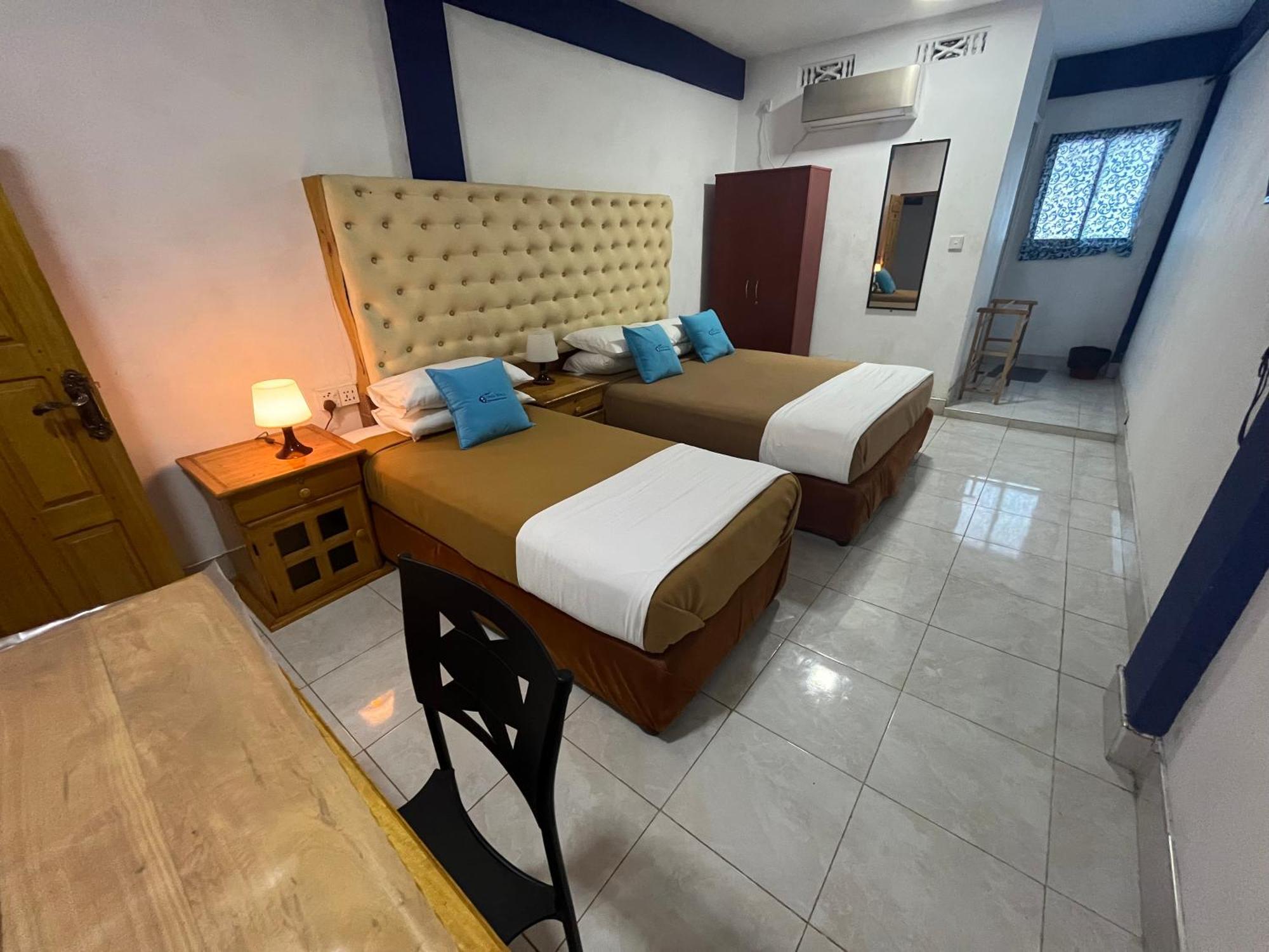 Oasis Wings Hotel Mannar Buitenkant foto