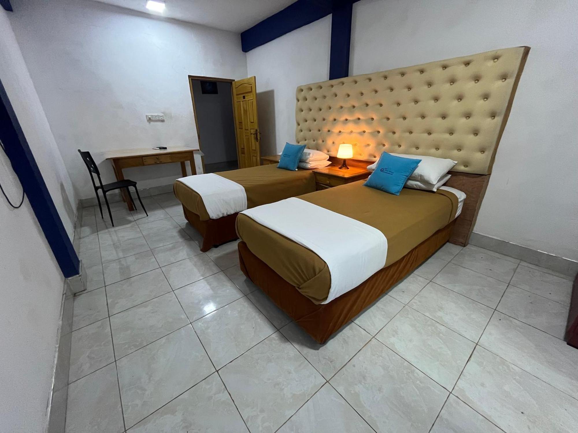 Oasis Wings Hotel Mannar Buitenkant foto