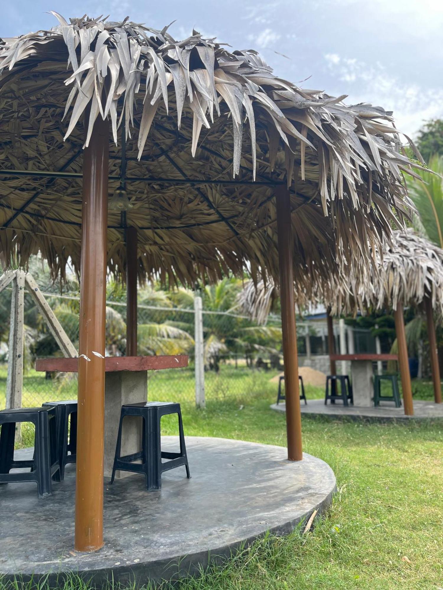 Oasis Wings Hotel Mannar Buitenkant foto