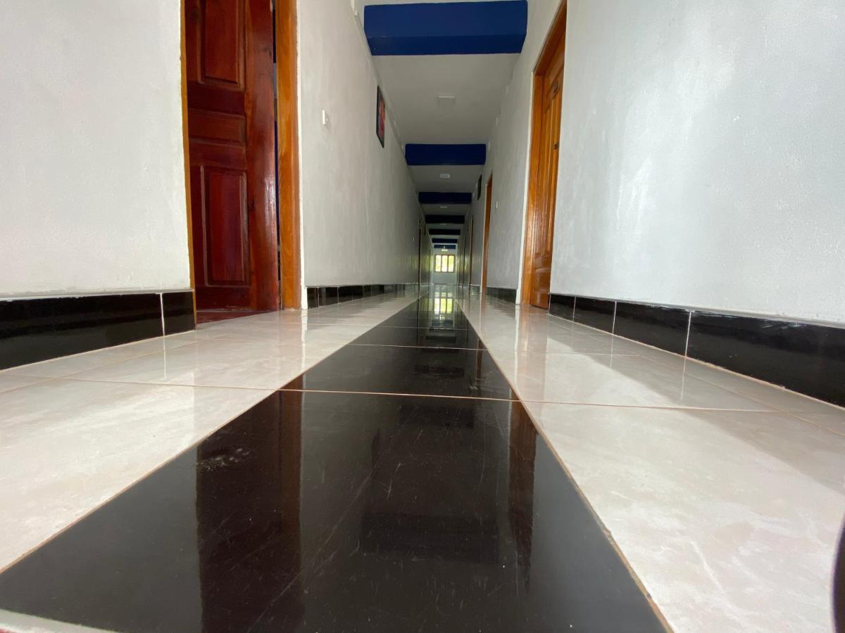 Oasis Wings Hotel Mannar Buitenkant foto